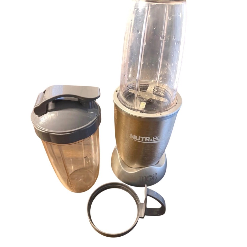 NutriBullet Pro 900 Personal Blender Set Excellent Condition